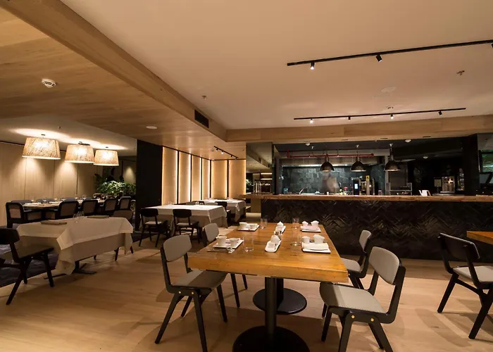 Hotell Zenit Convento San Martin 4*